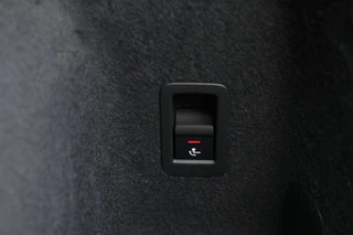 Audi Q3 45 TFSI Hybrid Edition Camera Trekhaak App-connect Stoelverwarming / 18