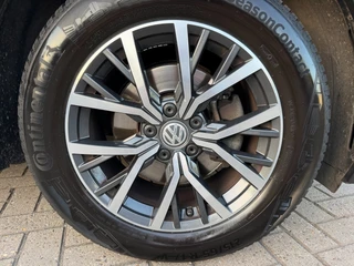 Volkswagen Tiguan 1.5 TSI ACT Highline Business R / Pano / 2x Massage / ACC / Trekhaak / Zeer kompleet ! / 16