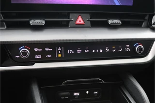 Kia Sportage 1.6 T-GDi Hybrid DynamicPlusLine  - Kantel/Schuifdak - Stoel en stuur verwarming - Parkeersensoren - Navigatie- Fabrieksgarantie tot 10-2031 / 26