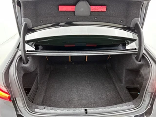 BMW 3-serie 320i M Sport | Schuifdak | Camera | HeadUp Display | Stoelverwarming | Memory Stoelen / 35