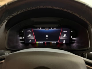 Skoda Karoq 1.5 TSI DSG 4x4 Sportline Business | 1800KG Trekgewicht | Carplay | Sportstoelen | Camera / 22