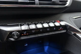 Peugeot 3008 1.2T Allure | 130PK | Trekhaak | Stoelverwarming | Parkeercamera | Parkeersensoren Voor & Achter | / 28