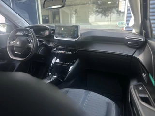 Peugeot 208 1.2 PureTech Allure Pack | Adaptive Cruise Control | Parkeercamera/-sensoren | Keyless Start | Apple Carplay/Android Auto | Climate Control | i-Cockpit | Navigatie | DAB | Full LED | Dealer Onderhouden | / 15
