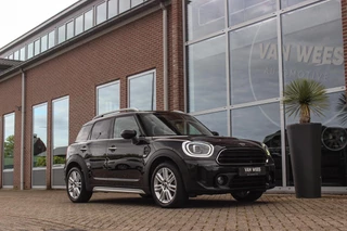 MINI Countryman 1.5 Cooper Essential | 1e eigenaar | NL auto | Driving Assistant | Camera | Sportstuur | Keyless entry | Stoelverwarming | LED | Carplay | DAB | Navigatie | PDC / 9