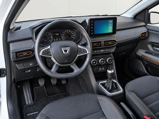 Dacia Sandero Stepway 1.0 TCe Comfort | 1e Eigenaar | Navigatie | Parkeersensoren | Cruise Control | Airco | Stuurbediening | Bluetooth / 12