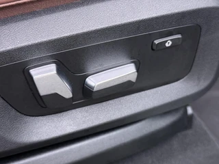 BMW X5 xDrive45e High Executive BOMVOL! | PANO | HARMAN KARDON | LASER LED | ELEK. ACHTER KLEP | ELEK. TREKHAAK | STOELVERWARMING | ELEK. MEM. SEAT | ACHTERUITRIJCAMERA | 22'' VELGEN | RIJKLAAR PRIJS + 12 MND BOVAG GARANTIE | / 52