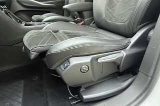 Opel Grandland 1.2 Turbo Ultimate | AGR - Stoelen | Climate & Cruise Control | 19INCH | Elektrische Achterklep | Stoelverwarming | / 20