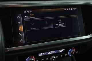 Audi Q3 45 TFSI e 245pk S-Tronic Pro Line Trekhaak Sportstoelen Stoelverwarming ACC Virtual Cockpit Navigatie / 23