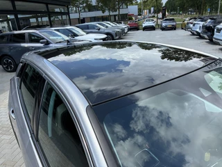 Opel Grandland X 130 PK 8-Traps Automaat | Climate control | Panorama dak | Winterpakket | Navigatie | Parkpilot | LM-Velgen | Trekhaak | AGR | Xenon verlichting / 24