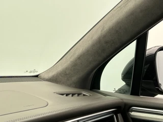 Porsche Macan 3.6 Turbo 400 pk | Bose | Glascoating | Memorie | Camera |Trekhaak | Stoelverwarming | 21 " | / 48