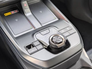 Toyota bZ4X Touring Dynamic 75 kWh NIEUW DIRECT LEVERBAAR! 360 CAMERA STOEL/STUURVERW WARMTEPOMP BLIND SPOT EL-ACHTERKLEP KEYLESS PARK-SENSOREN APPLE/ANDROID / 29