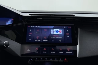 Peugeot 408 1.2 Hybrid 145 e-DCS6 Allure | Adaptive Cruise Control | Camera | Full LED | 19'' Lichtmetalen velgen | Climate Control | Navigatie | Apple Carplay & Android Auto | Keyless Entry & Start / 24