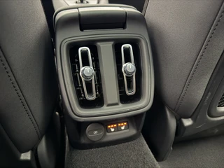 Polestar 2 Long Range Single Motor Plus 82 kWh SOH 98,6% Warmtepomp | Panoramadak | 360° Camera | Adaptive Cruise Control / 22