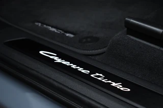 Porsche Cayenne Coupé 4.0 Turbo E-Hybrid GT  Burmester PDCC Carbon HUD ACC 360 / 37