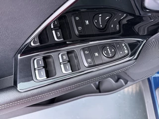 Kia Niro 1.6 GDi Hybrid Style Edition  - Adaptief Cruise Control - Climate Control - Navigatie - Apple/Android Carplay - Virena Zekerheidspakket €895 / 21
