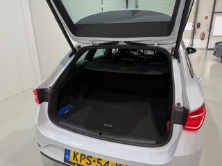 SEAT Leon Sportstourer 1.0 eTSI 110pk DSG FR Leder | Trekhaak | Beats Audio / 17