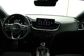 Kia ProCeed 1.5 T-GDi GT-Line AUTOMAAT  - Stoel/Stuur verwarming - Apple Carplay/Android Auto - Achteruitrij camera - Adaptieve cruise control - Navigatie - Fabrieksgarantie t/m 25-11-2031 / 31