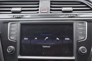 Volkswagen Tiguan 1.4 TSI ACT 150 pk Connected Series  NL-Auto | DAB | Elekt.trekhaak | Carplay | Cruise Control | Climate Control | NAP / 43