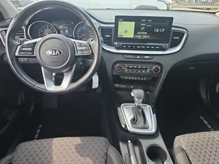Kia Ceed 1.4 T-GDi DynamicPlusLine DCT | Navigatie | Climate control | Cruise control | Stoel + stuur verwarming / 12