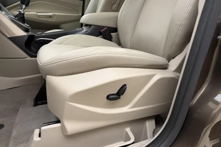 Ford C-Max 1.0 Titanium 125pk | Navigatie | Camera | Climate Control | Lederen Bekleding | Stoel - Voorruitverwarming | Weinig Kilometers | Parkeersensoren / 18