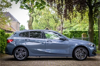 BMW 1 Serie 118i Executive Sport Line  Individual Storm Bay Shadow / 16
