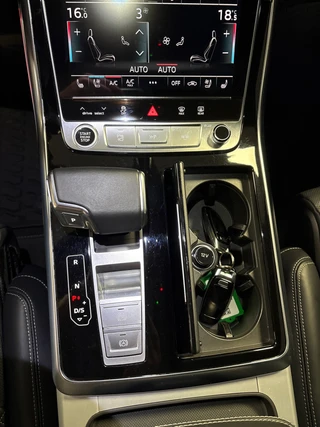 Audi Q8 60 TFSI e quattro Pro Line S Competition/s-line/leer/pano/matrix/memory/massage/Dealer oh / 19