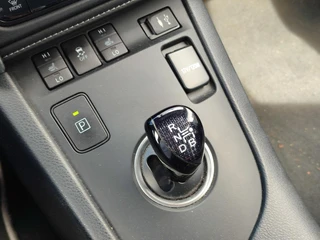 Toyota Auris 1.8 Hybrid DYNAMIC ULTIMATE / 29