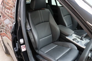 BMW X4 M40i High Executive M Sport Pakket Automaat  / Navigatiesysteem Professional / Schuif-/kanteldak / 20 Inch / Shadow Line / Leder / Extra Getint Glas / Stoelverwarming / Hifi / LED / Parkeersensoren voor+achter / Lichtpakket / 19