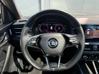Skoda Kamiq 1.0 TSI Monte Carlo * Panoramadak * Parkeercamera * Navigatiesysteem * Keyless entry* / 16
