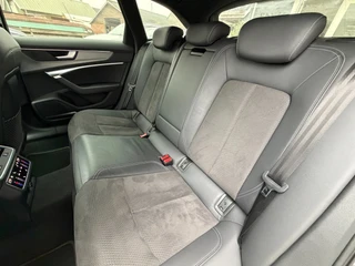 Audi A6 Avant 55 TFSI e quattro Competition / Pano / TopView / Trekhaak / 367PK / Zeer kompleet !! / 47