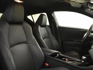 Toyota C-HR 1.8 Hybrid Style Allseasons | Leder | Blindspot / 4