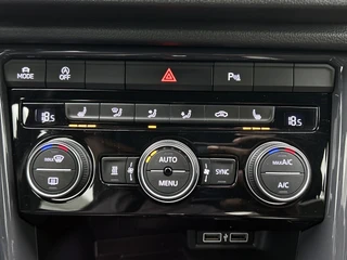 Volkswagen T-ROC 1.5 TSI Sport | Camera | Adaptive Cruise | Stoelverwarming | Navi / 19