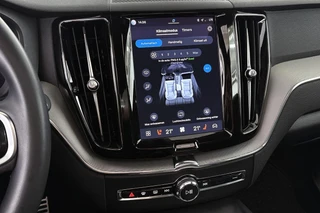 Volvo XC60 2.0 T6 Plug-in hybrid AWD R-Design Pano Trekhaak Harman Kardon Stoelverwarming 21" / 29
