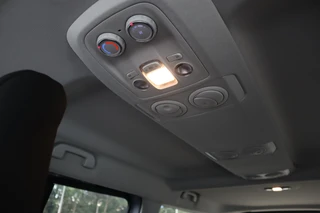 Toyota PROACE Electric Verso LONG EXTRA RANGE DYNAMIC 75KWH 8-PERSOONS ROLSTOELAUTO VERLAAGD-INBOUW-OPRIJPLAAT 2x SCHUIFDEUR / 48