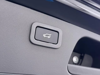 Jaguar E-PACE 2.0 P200 AWD R-Dynamic / 14