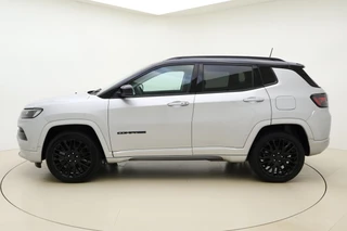 Jeep Compass 4xe 240pk Plug-in Hybrid Automaat S | Navigatie | Lederen bekleding | Achteruitrijcamera | Adapt. Cruise control | Electrische achterklep | Keyless | Zwart dak | 19" Lichtmetalen velgen / 6