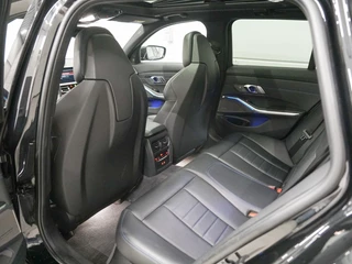 BMW 3 Serie Touring M340i xDrive Panoramadak | M-Stoelen | Harman Kardon | CoPilot / 34