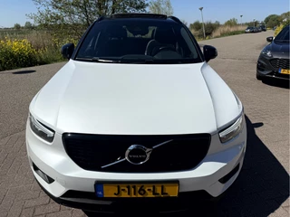 Volvo XC40 2.0 B4 200pk R-Design  Panoramadak, Trekhaak, Camera / 16