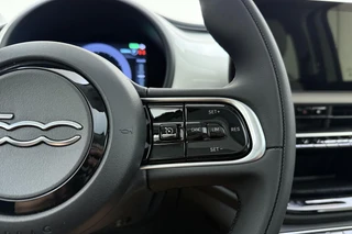 Fiat 500e La Prima 42 kWh | Glazen dak | Cruise control | Camera | Elektrisch verstelbare spiegels / 22