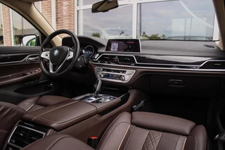 BMW 7-serie 740i High Executive | 2e eigenaar | Driving Assistant Plus | Innovation pakket | Massage | Dodehoekdetectie | Adaptieve cruise | 360 camera | Stoelventilatie | Gesture control / 12