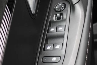 Peugeot 2008 1.2T Allure Pack  | Adaptieve cruise | BLIS | Camera | Led / 18