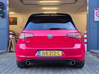 Volkswagen Golf 2.0 TSI GTI Clubsport / 265-360PK / NAP = UNIEK !! / NWE TURBO / PANO / DYNAUDIO / CAMERA / CARPLAY / 19 INCH ! / 9