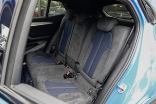 BMW X2 M35i High Executive Panoramadak | Harman Kardon | Sportstoelen | Misano Blue / 17