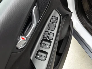 Hyundai Kona 1.0 T-GDI | Trekhaak | Camera | Adaptive Cruise | Stoel-/Stuurverw. / 25
