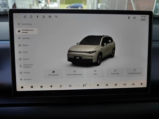 Leapmotor C10 Design 69.9 kWh | Demo | Diverse kleuren leverbaar | 1500 kg trekgewicht | Wltp 420 km | Stuurverwarming | Stoelverwarming en koeling | Elektrisch verstelbare voorstoelen | Navigatie | Keyless entry & start | 20 inch lichtmetalen velgen | Led verlichting / 26