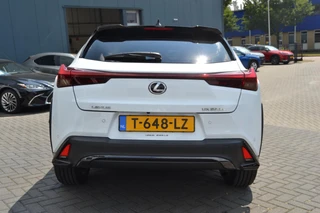 Lexus UX 250h F Sport Design NL-AUTO FACELIFT STOELVERW TRIPLE-LED / 6