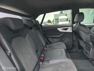 Audi Q8 55 TFSI e Quattro S-Line / Nachtzicht / HUD / Sfeer / 17