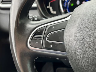 Renault Kadjar 1.3 TCe 140 EDC Intens  | Trekhaak | Leer | Stoelverwarming | Dodehoek | Elektrische Stoelen | 1500KG Trekgewicht | Navigatie | Climate Control | Achteruitrijcamera | Automaat | Apple CarPlay/Android Auto / 24