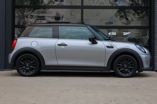 MINI 3-deurs 1.5 Cooper Classic  | PANO | HUD | CAMERA | KEYLESS | LEDER | / 14