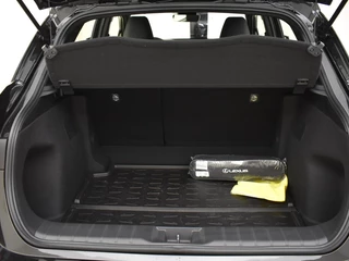 Lexus LBX 2WD Comfort Plus Parkeersensoren | Blindspot | Keyless / 20